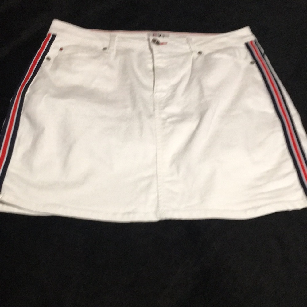 EV1 Alex relaxed fit white skirt with red, white & blue stripes size 12